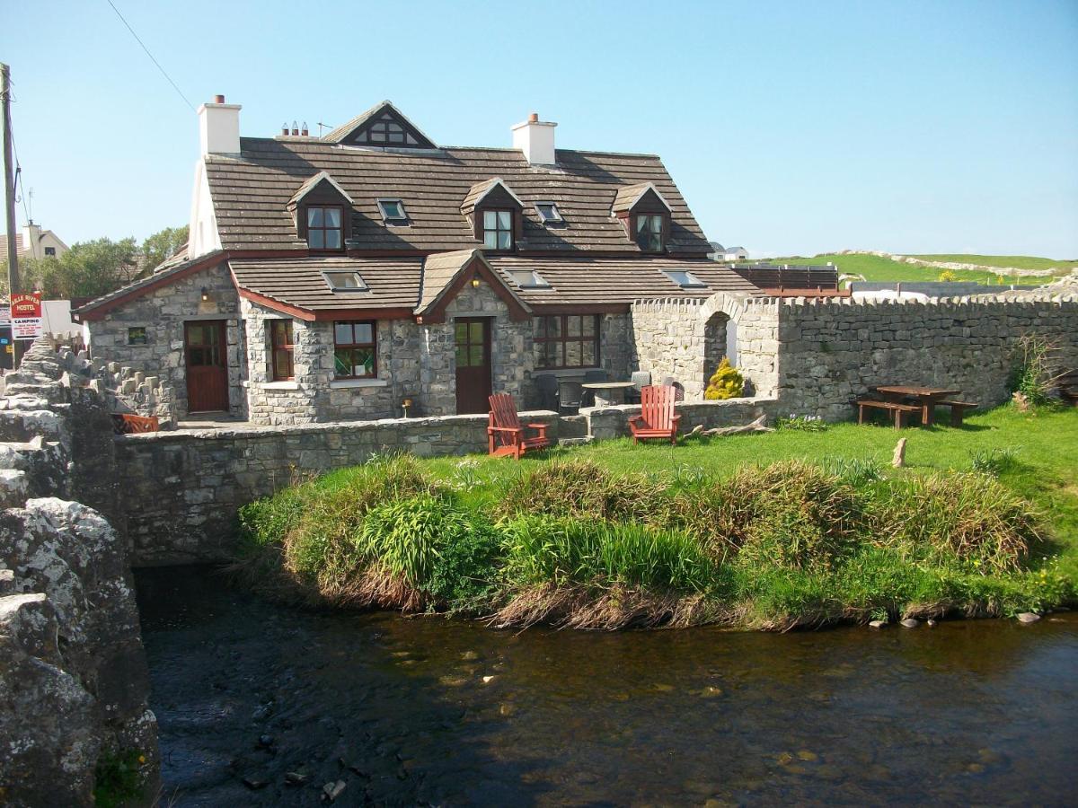 Aille River Tourist Hostel Glamping Doolin Exteriör bild